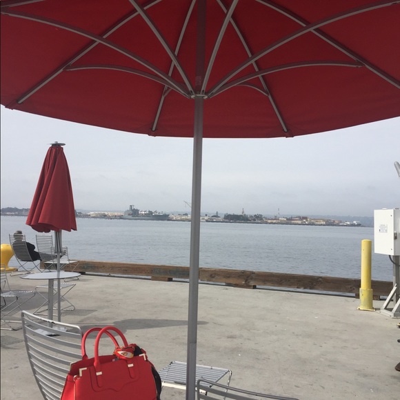 Meet your Posher, Aleida - Picture 2 of 2